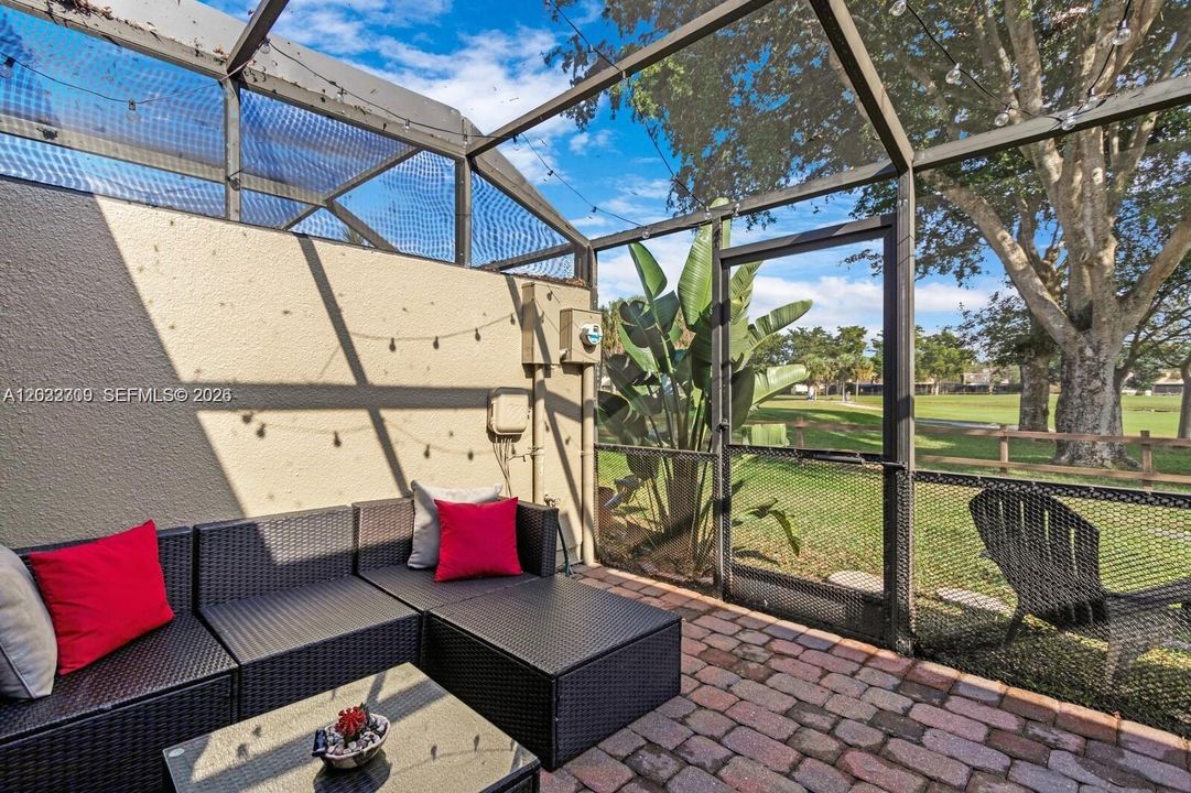 For Rent: $3,000 (3 beds, 2 baths, 1323 Square Feet)