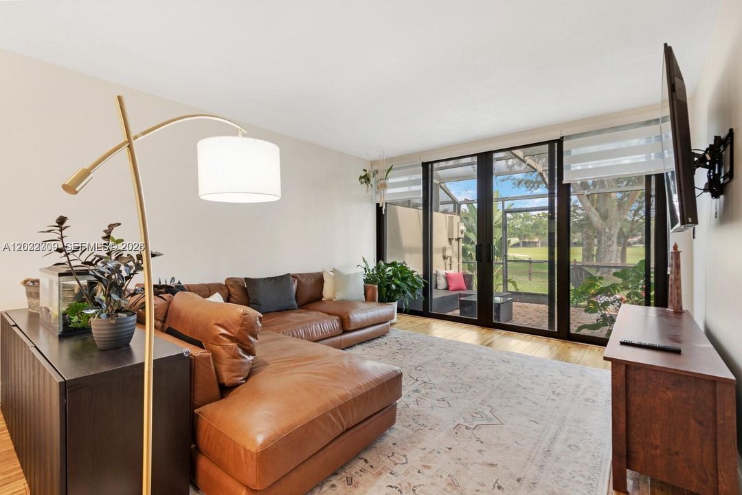 For Rent: $3,000 (3 beds, 2 baths, 1323 Square Feet)