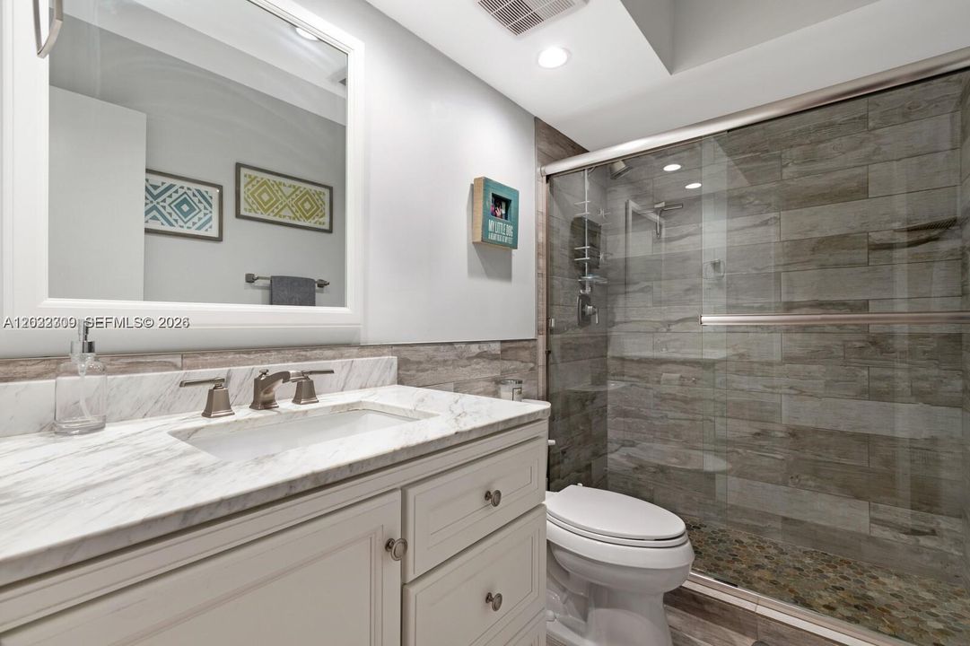 For Rent: $3,000 (3 beds, 2 baths, 1323 Square Feet)