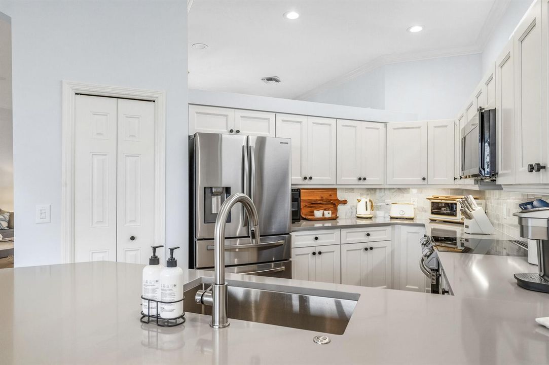 1753 Victoria Circle-282