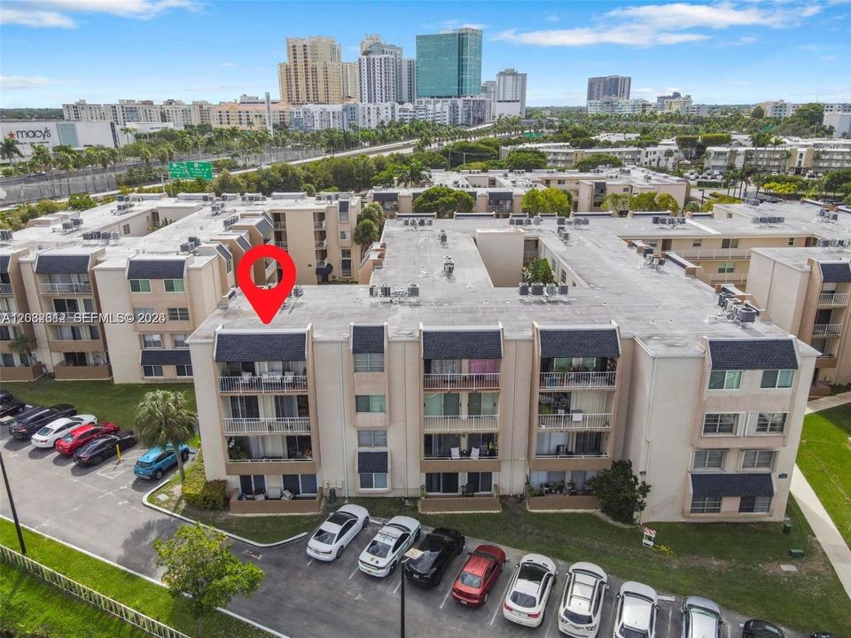 For Rent: $2,500 (2 beds, 1 baths, 900 Square Feet)