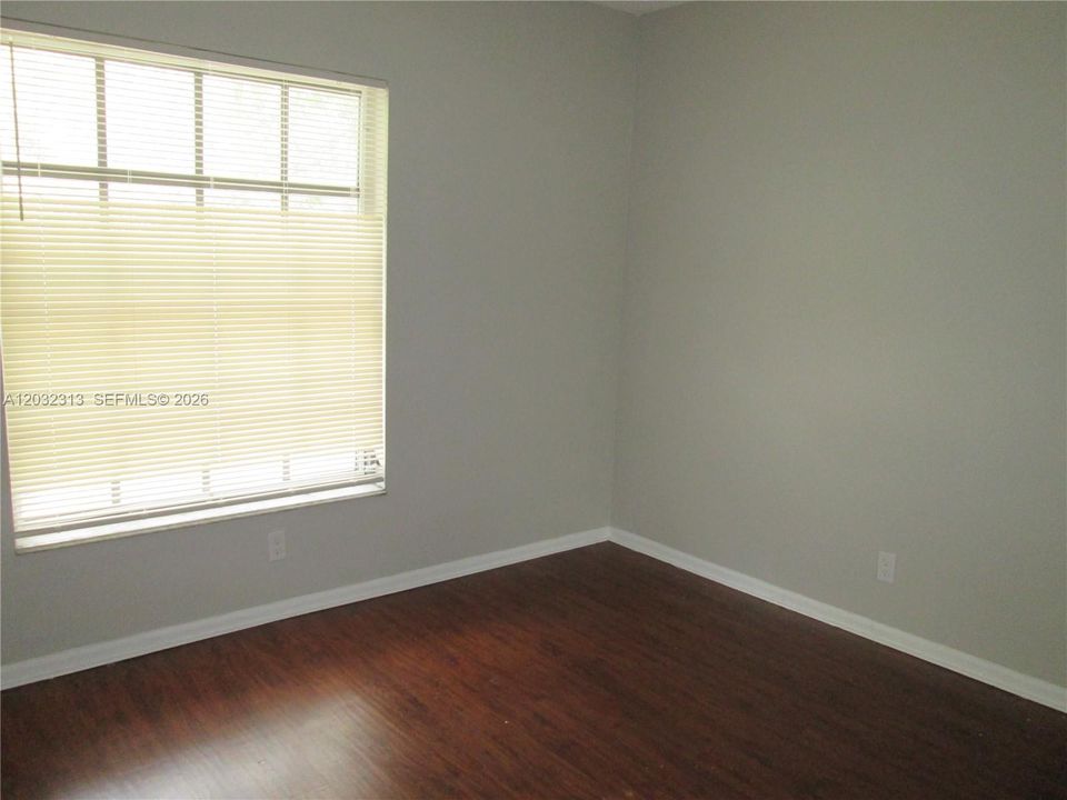 For Rent: $1,650 (2 beds, 1 baths, 875 Square Feet)