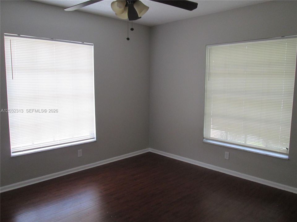 For Rent: $1,650 (2 beds, 1 baths, 875 Square Feet)