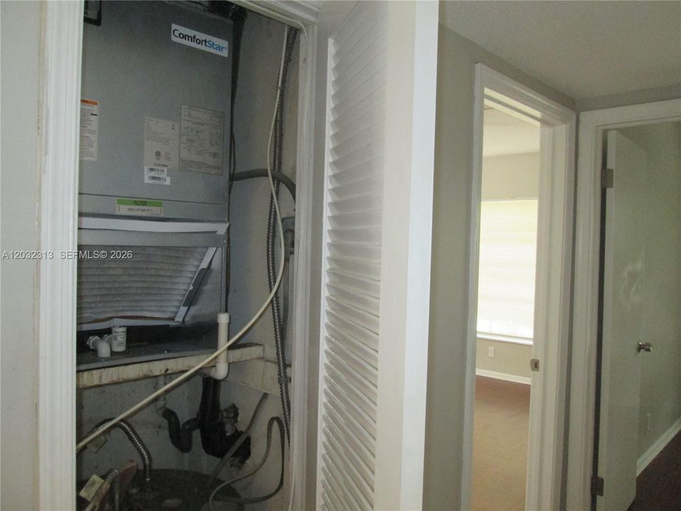 For Rent: $1,650 (2 beds, 1 baths, 875 Square Feet)