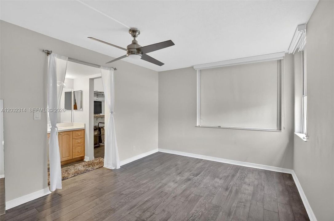 For Sale: $290,000 (3 beds, 2 baths, 1155 Square Feet)