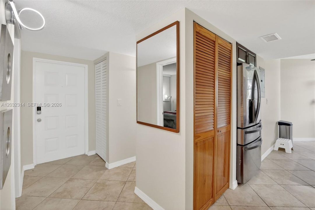 For Sale: $290,000 (3 beds, 2 baths, 1155 Square Feet)