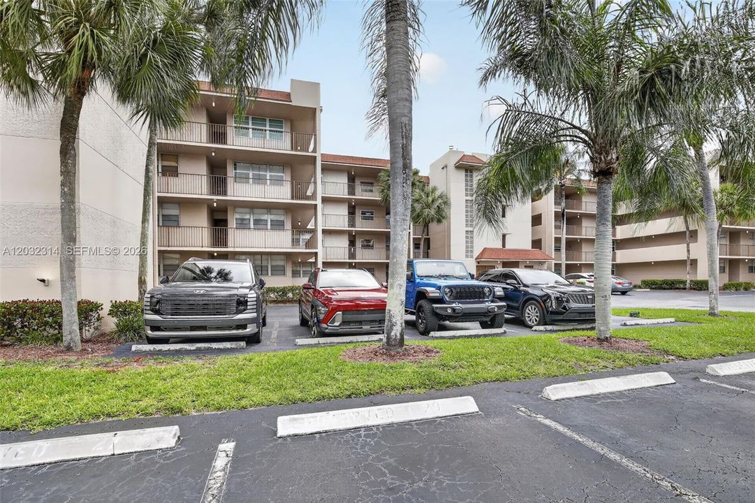 For Sale: $290,000 (3 beds, 2 baths, 1155 Square Feet)