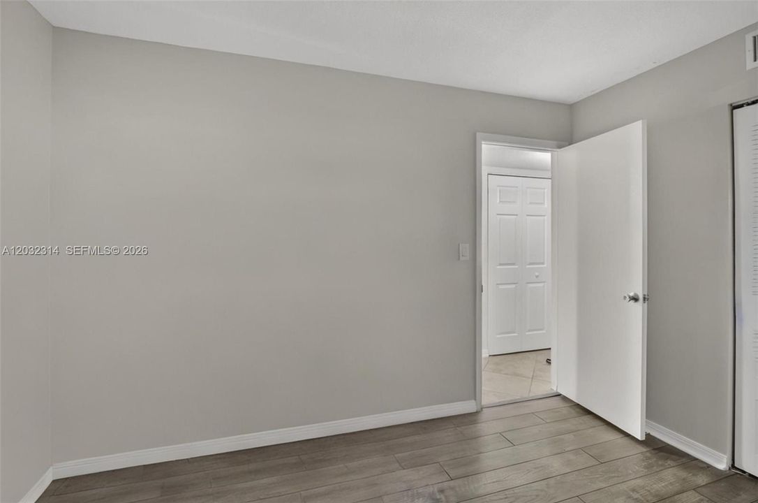 For Sale: $290,000 (3 beds, 2 baths, 1155 Square Feet)