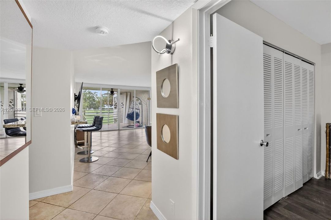 For Sale: $290,000 (3 beds, 2 baths, 1155 Square Feet)