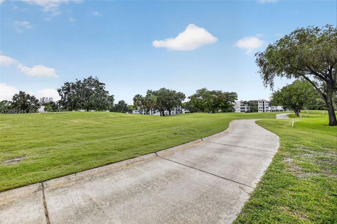 For Sale: $290,000 (3 beds, 2 baths, 1155 Square Feet)