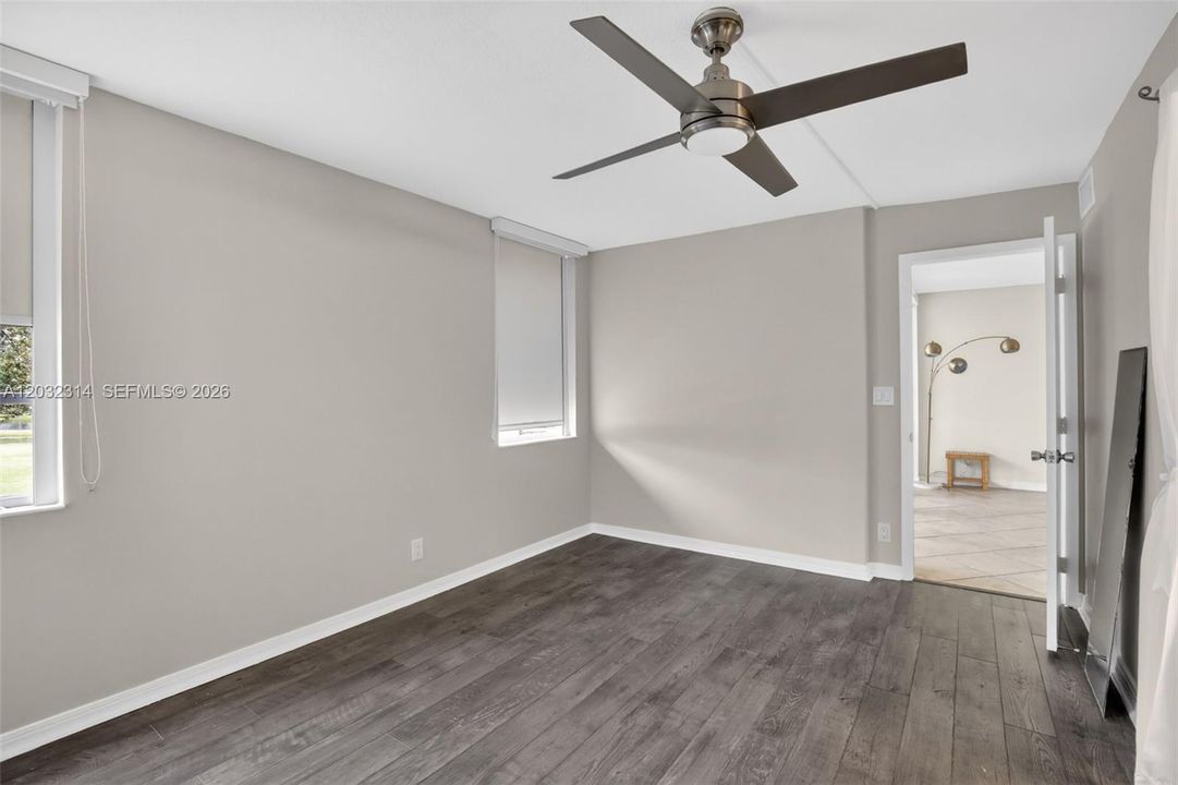 For Sale: $290,000 (3 beds, 2 baths, 1155 Square Feet)