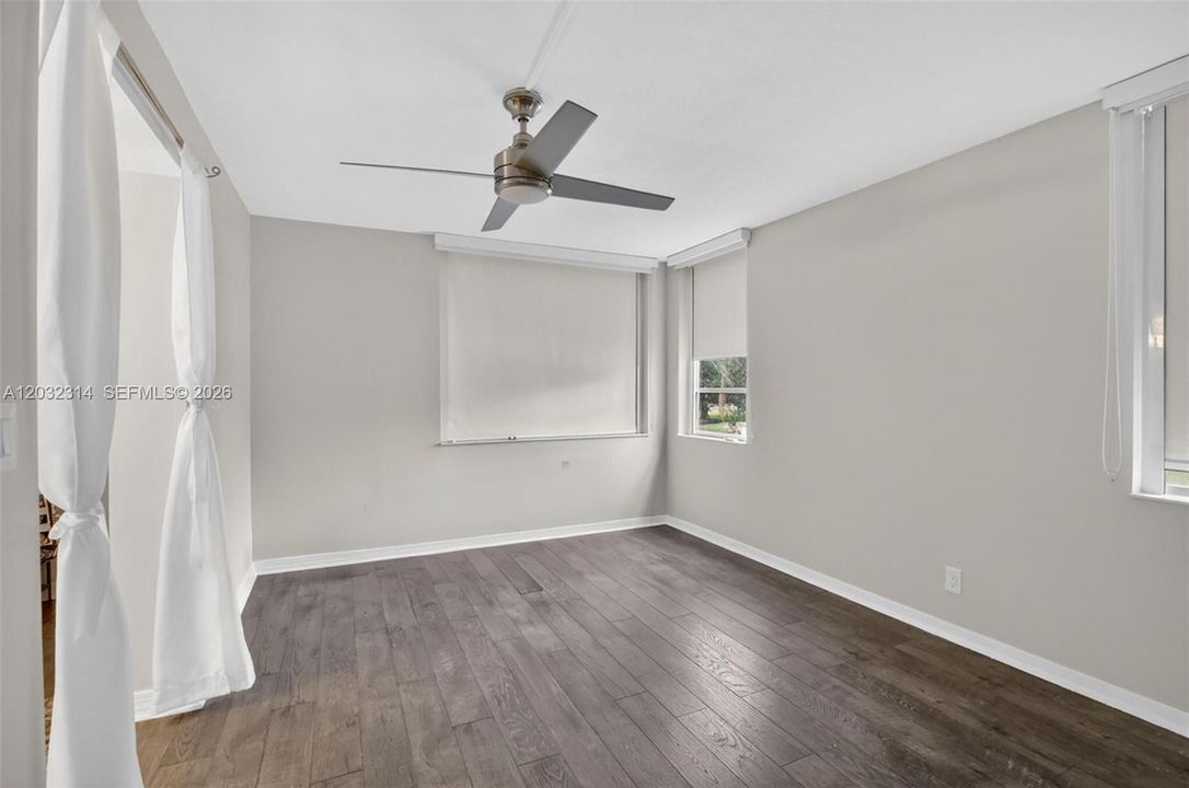 For Sale: $290,000 (3 beds, 2 baths, 1155 Square Feet)