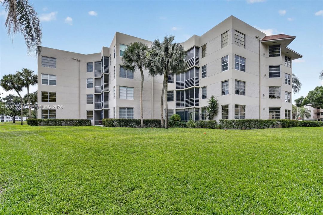 For Sale: $290,000 (3 beds, 2 baths, 1155 Square Feet)