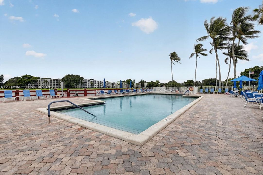 For Sale: $290,000 (3 beds, 2 baths, 1155 Square Feet)