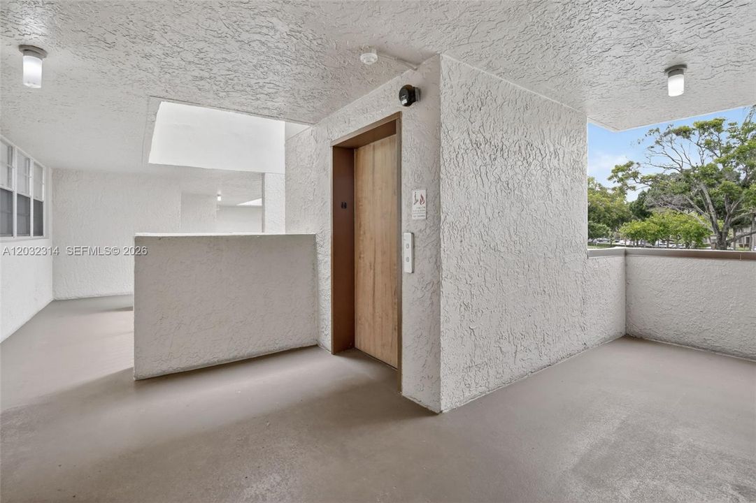 For Sale: $290,000 (3 beds, 2 baths, 1155 Square Feet)