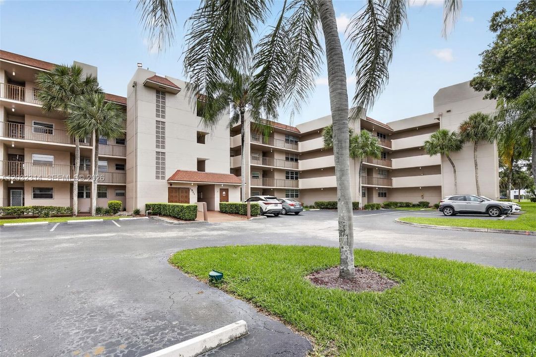 For Sale: $290,000 (3 beds, 2 baths, 1155 Square Feet)