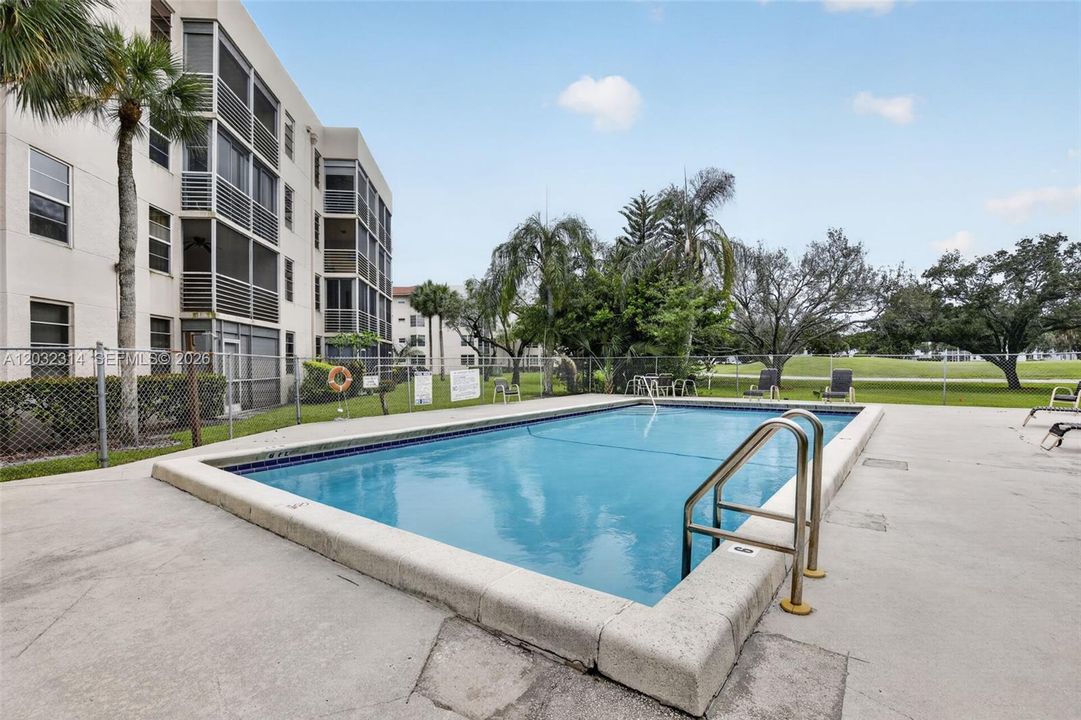 For Sale: $290,000 (3 beds, 2 baths, 1155 Square Feet)