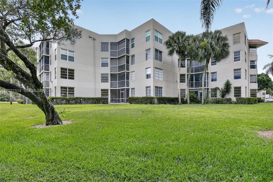 For Sale: $290,000 (3 beds, 2 baths, 1155 Square Feet)