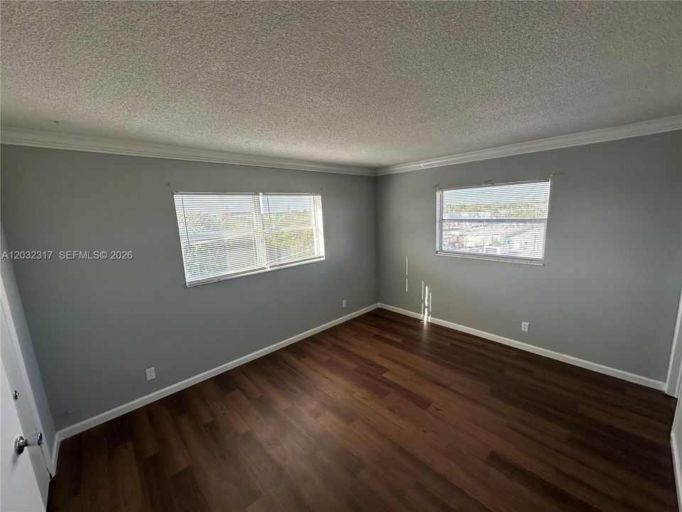 For Rent: $1,900 (2 beds, 2 baths, 990 Square Feet)