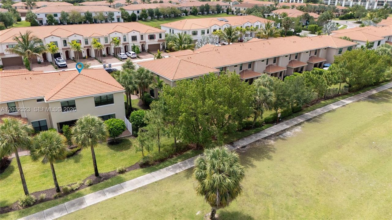 For Rent: $5,200 (4 beds, 3 baths, 2486 Square Feet)