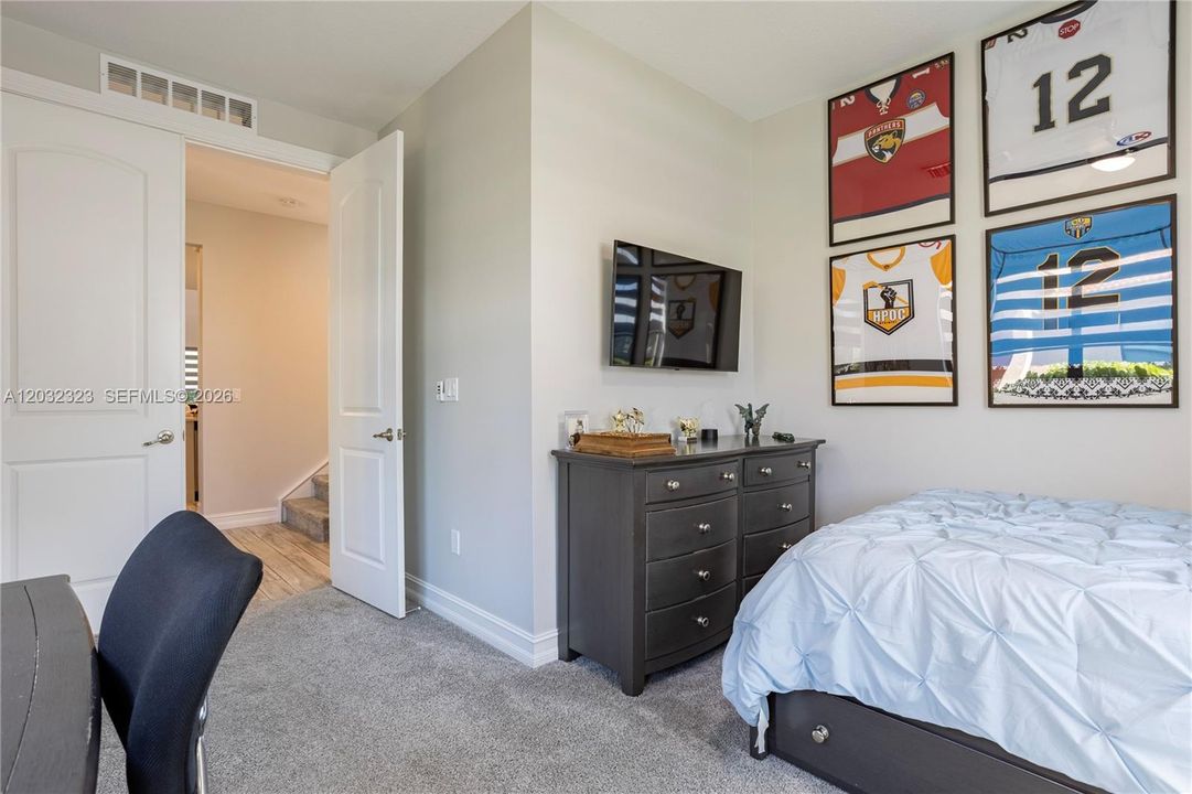 Downstairs bedroom/ office