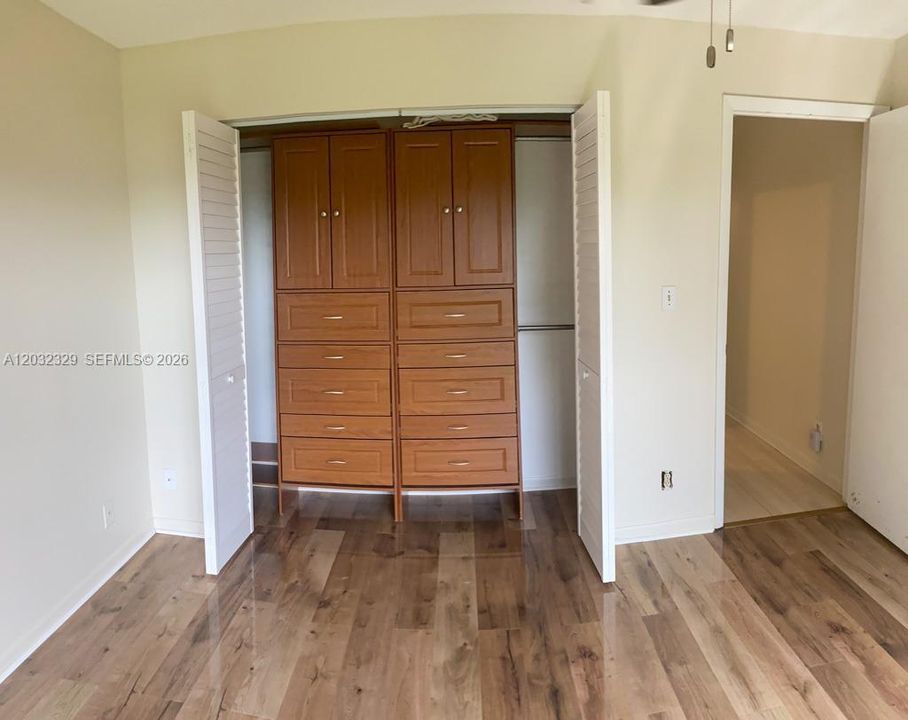 For Sale: $199,500 (2 beds, 2 baths, 1019 Square Feet)
