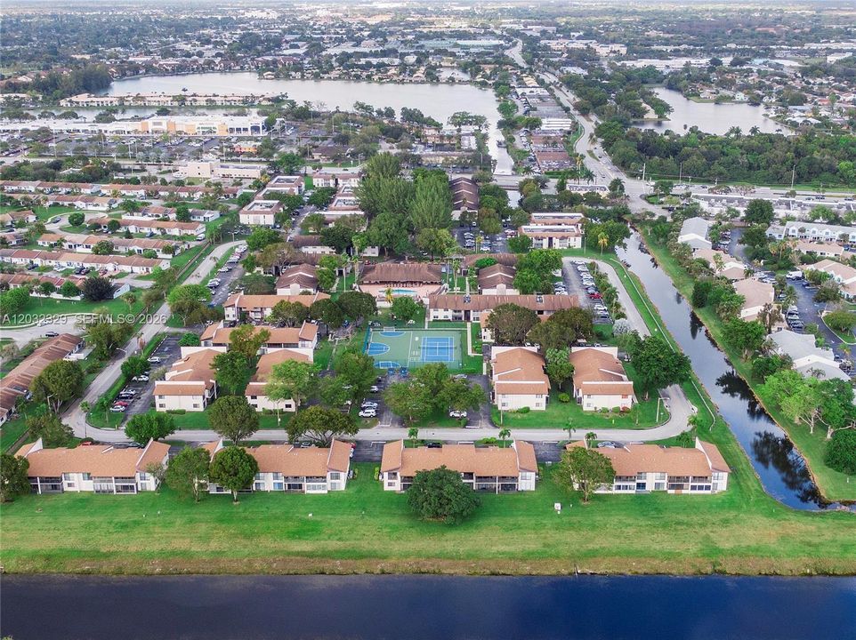 For Sale: $199,500 (2 beds, 2 baths, 1019 Square Feet)