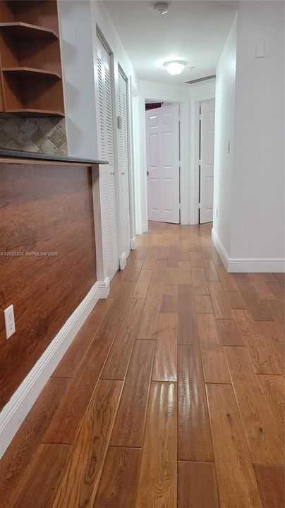 For Rent: $2,400 (2 beds, 2 baths, 885 Square Feet)