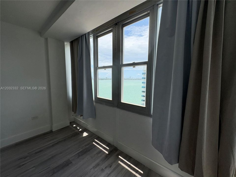 For Rent: $3,600 (3 beds, 2 baths, 1302 Square Feet)