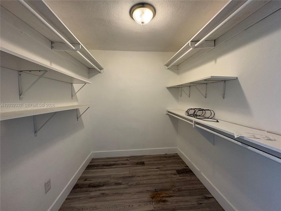 For Rent: $3,600 (3 beds, 2 baths, 1302 Square Feet)