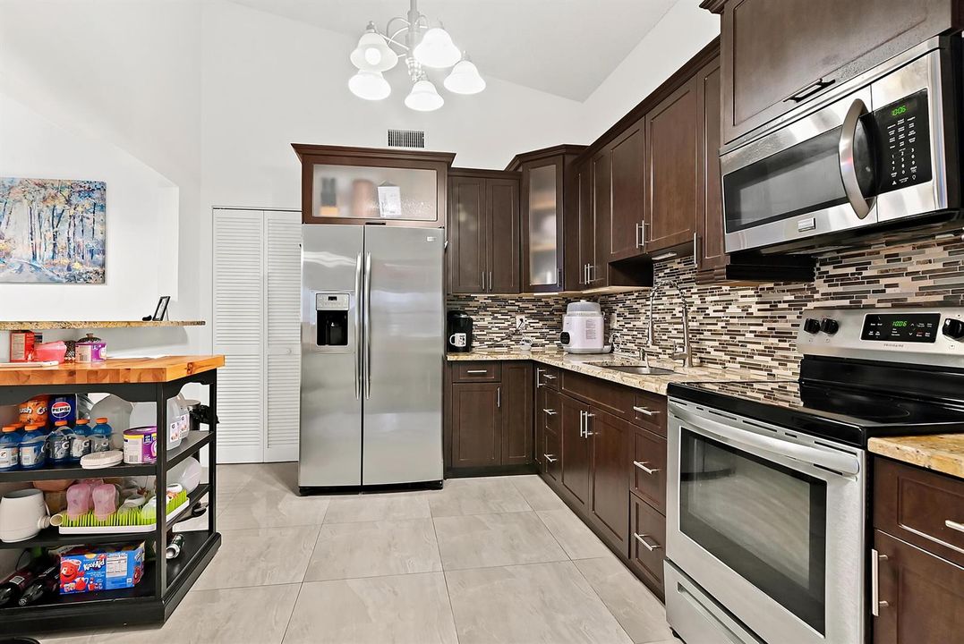 13 Kitchen 02