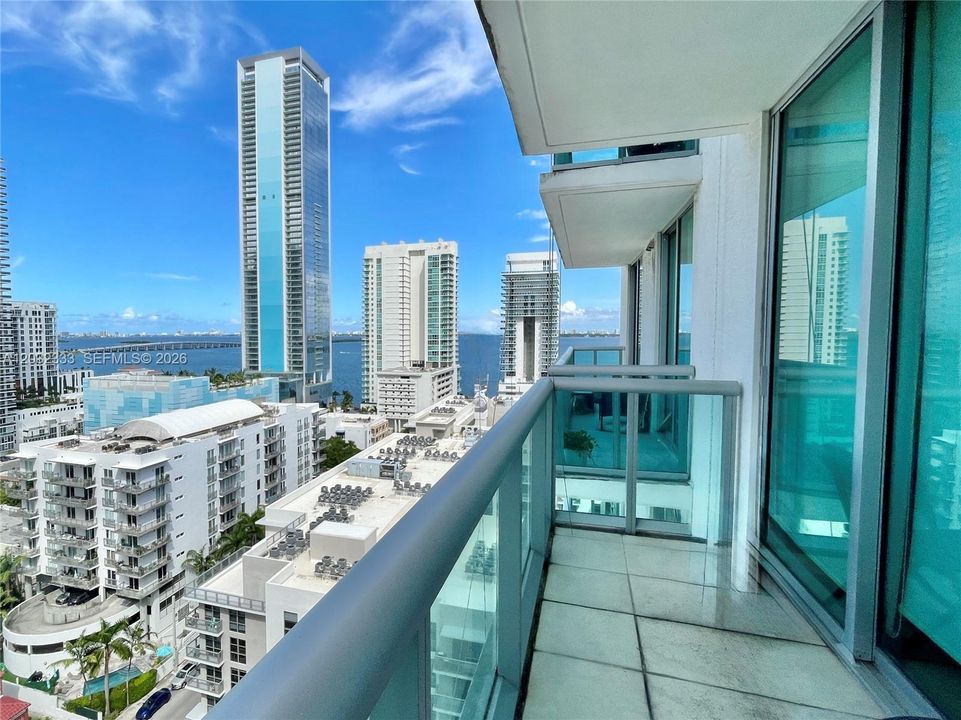 For Rent: $2,750 (1 beds, 1 baths, 693 Square Feet)