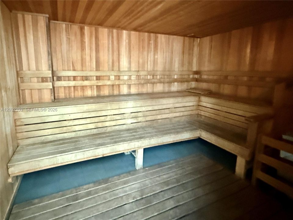 For Rent: $2,750 (1 beds, 1 baths, 693 Square Feet)