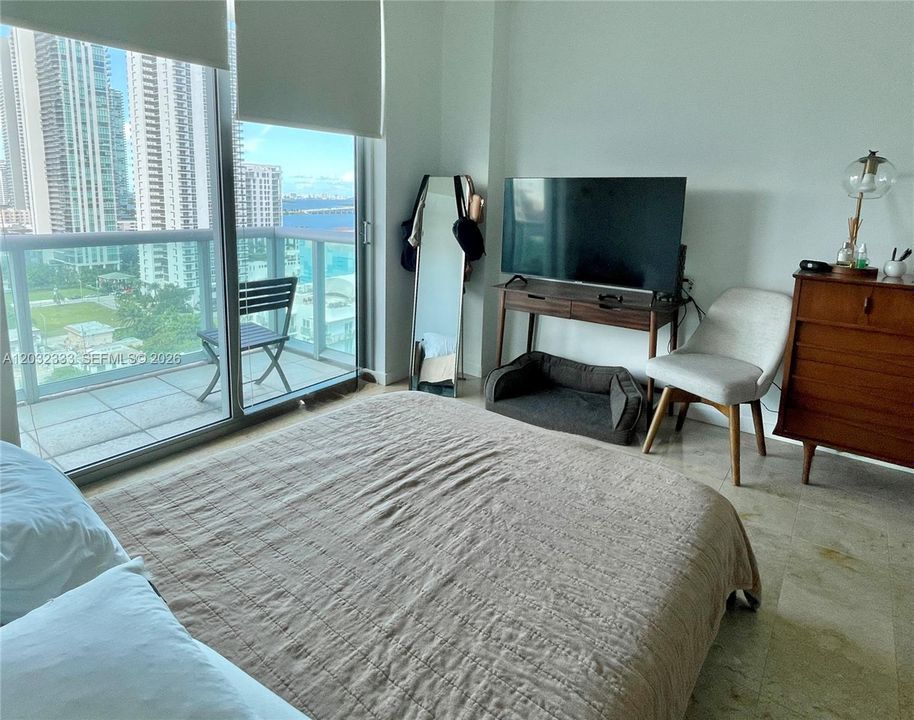 For Rent: $2,750 (1 beds, 1 baths, 693 Square Feet)