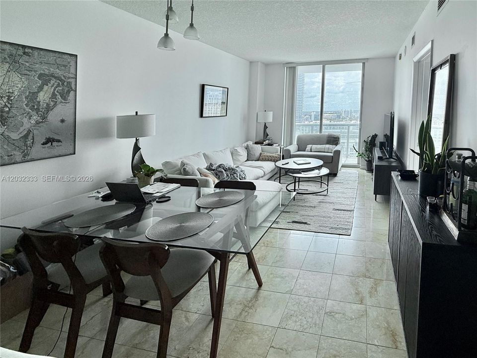 For Rent: $2,750 (1 beds, 1 baths, 693 Square Feet)