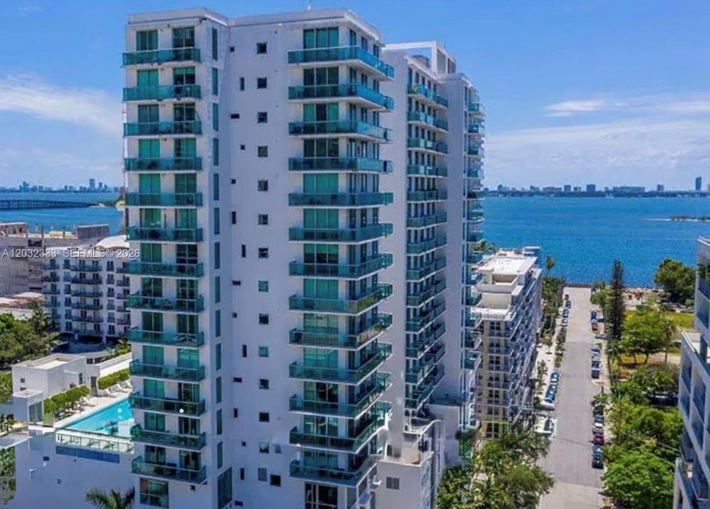 For Rent: $2,750 (1 beds, 1 baths, 693 Square Feet)