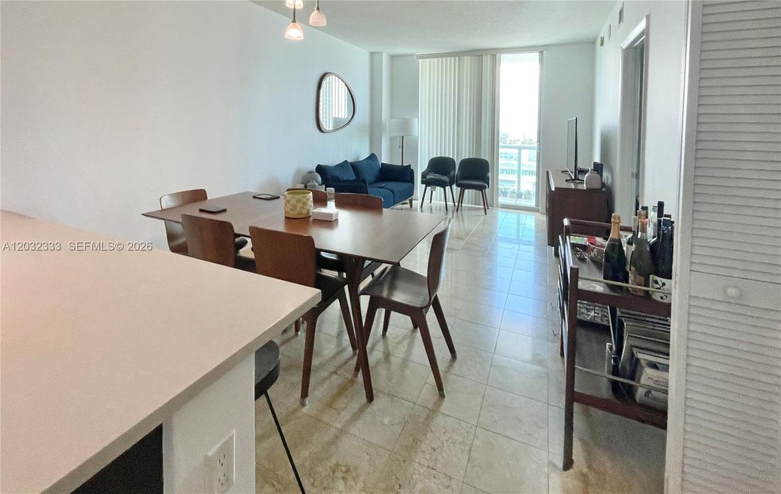 For Rent: $2,750 (1 beds, 1 baths, 693 Square Feet)