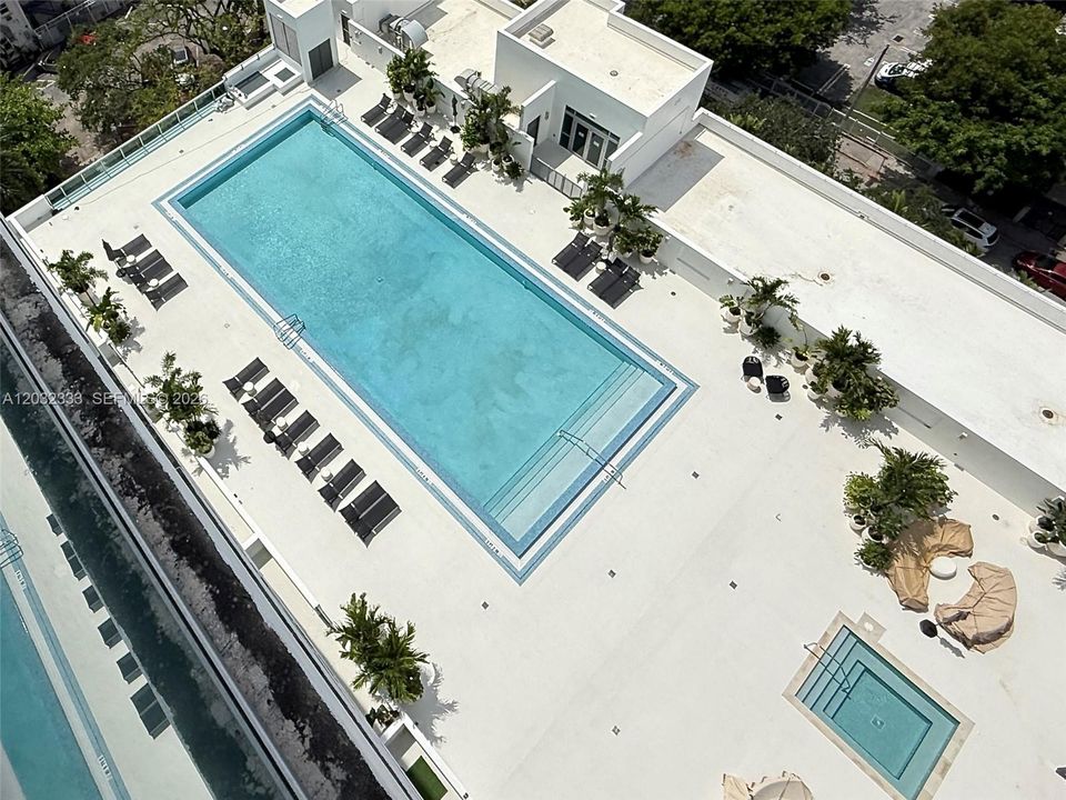 For Rent: $2,750 (1 beds, 1 baths, 693 Square Feet)