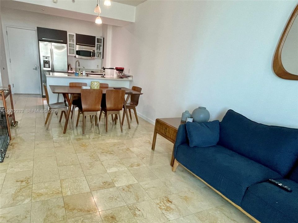For Rent: $2,750 (1 beds, 1 baths, 693 Square Feet)