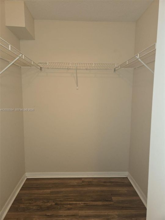 В аренду: $2,000 (2 спален, 2 ванн, 1060 Квадратных фут)