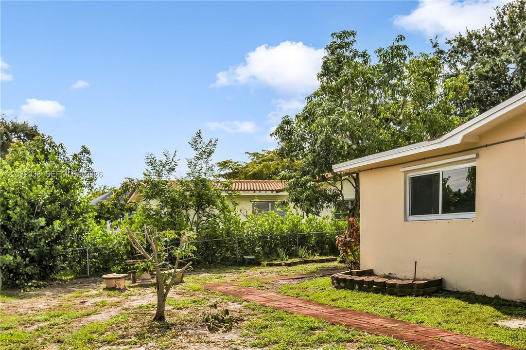 For Sale: $680,000 (4 beds, 3 baths, 2192 Square Feet)