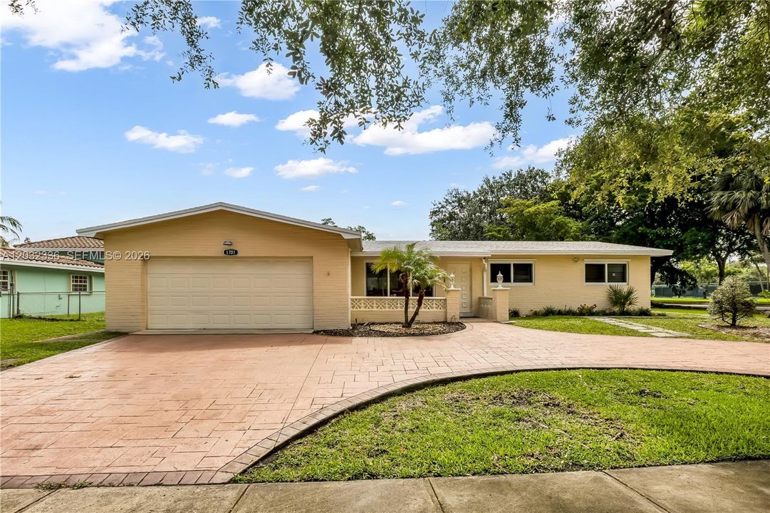 For Sale: $680,000 (4 beds, 3 baths, 2192 Square Feet)