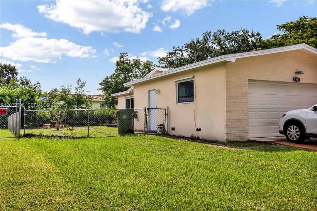 For Sale: $680,000 (4 beds, 3 baths, 2192 Square Feet)