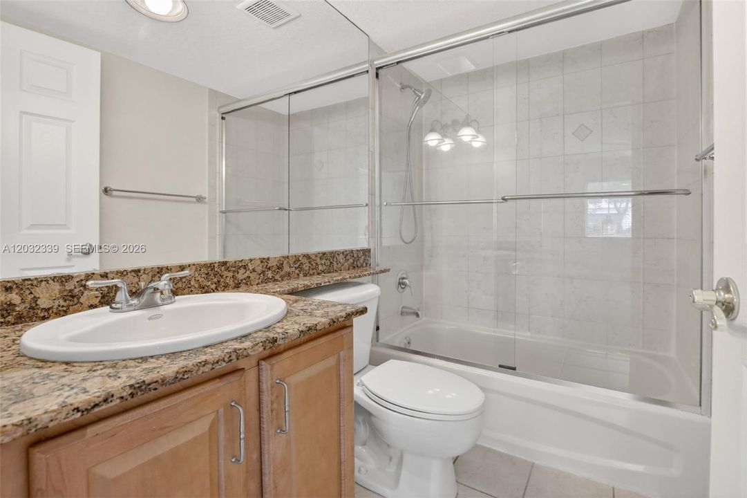 For Sale: $349,000 (2 beds, 2 baths, 1280 Square Feet)