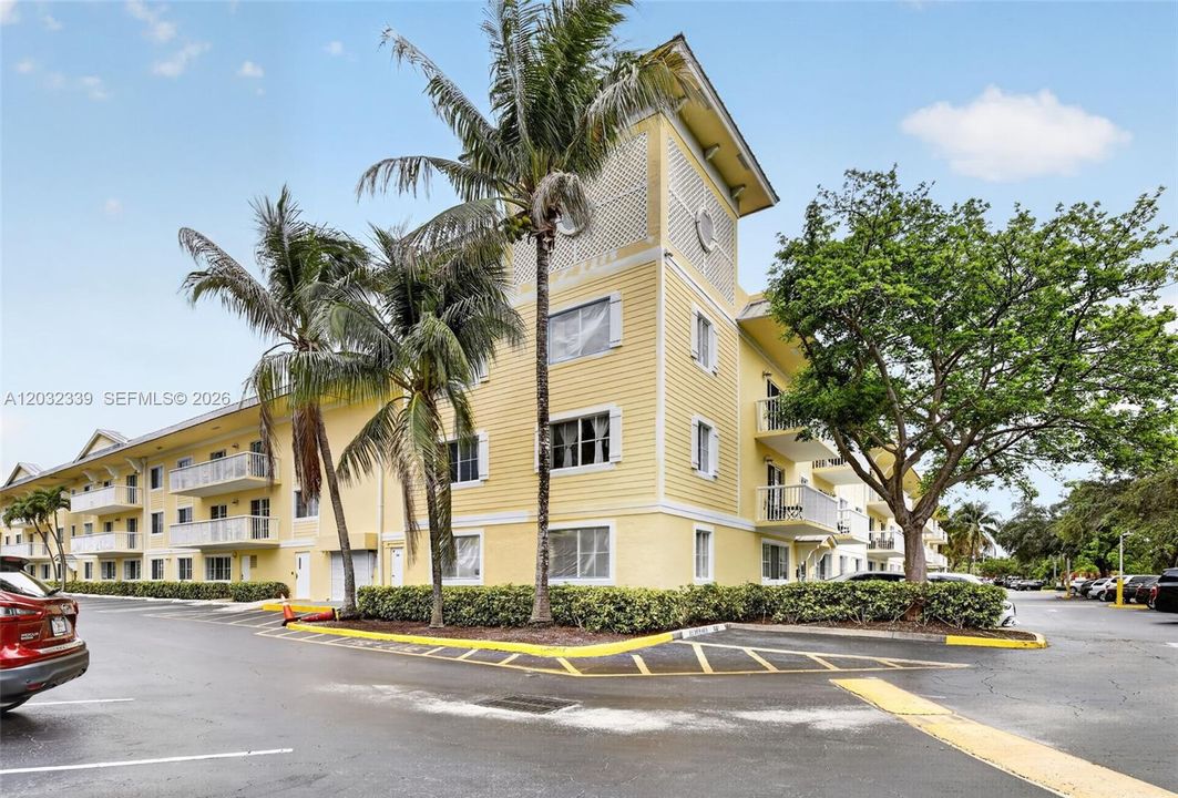 For Sale: $349,000 (2 beds, 2 baths, 1280 Square Feet)