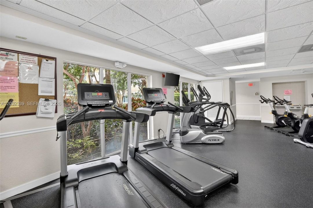 For Sale: $349,000 (2 beds, 2 baths, 1280 Square Feet)