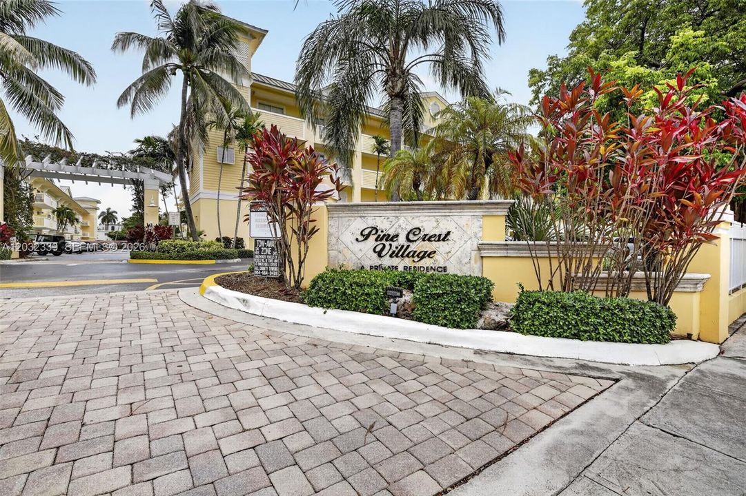 For Sale: $349,000 (2 beds, 2 baths, 1280 Square Feet)
