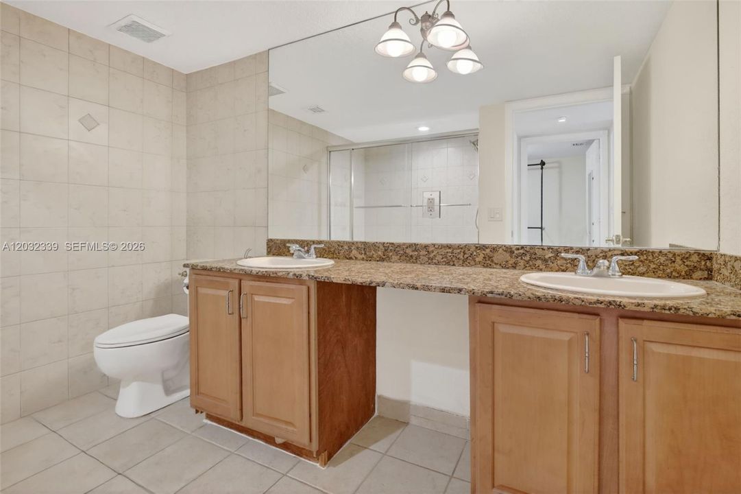 For Sale: $349,000 (2 beds, 2 baths, 1280 Square Feet)