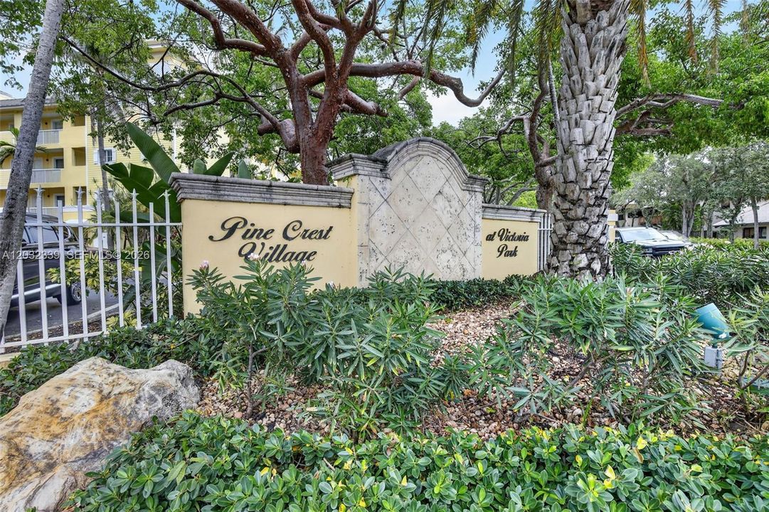 For Sale: $349,000 (2 beds, 2 baths, 1280 Square Feet)