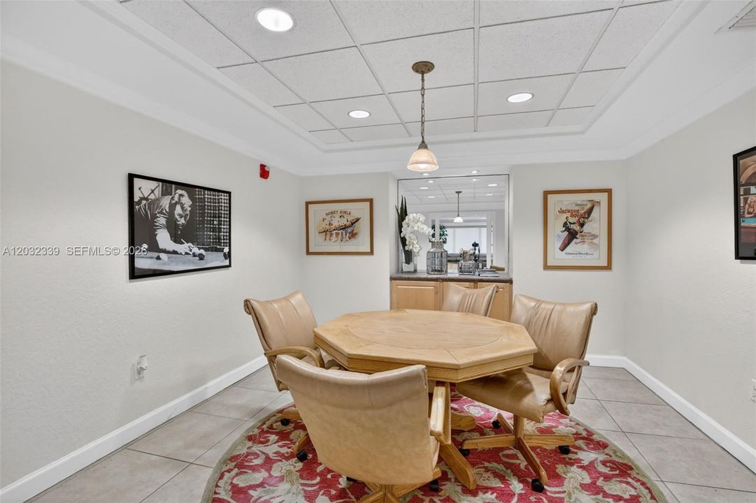 For Sale: $349,000 (2 beds, 2 baths, 1280 Square Feet)